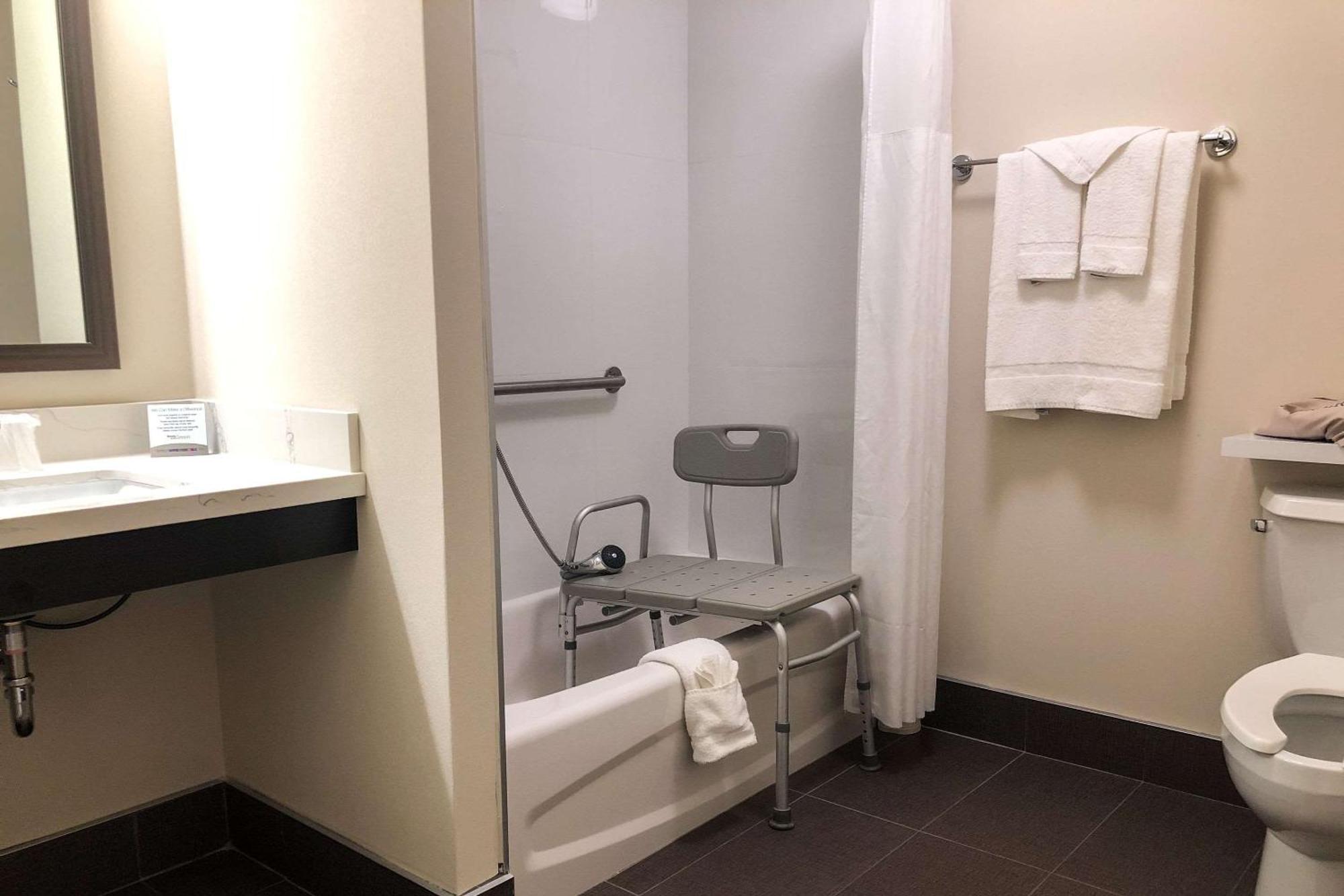 Sleep Inn & Suites Quebec City East Saint-Jean-de-Boischâtel Eksteriør billede